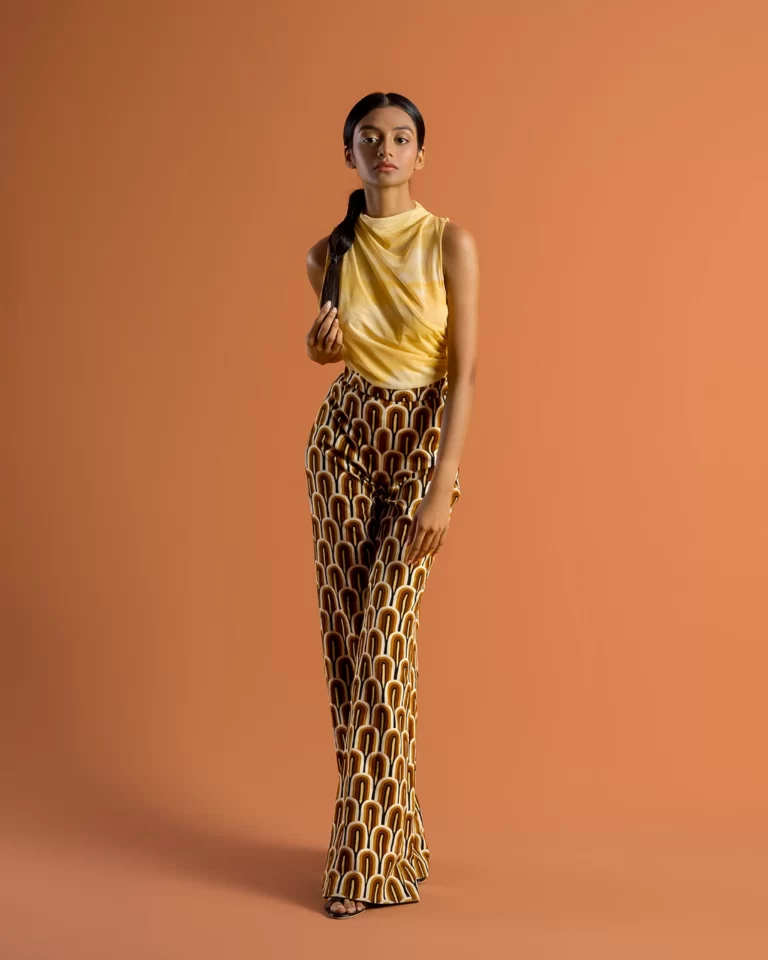 Indus Papers Studio Background - #048 Rust